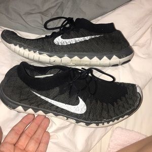 NIKE FREE FLYKNIT SOCK SNEAKERS SIZE 9